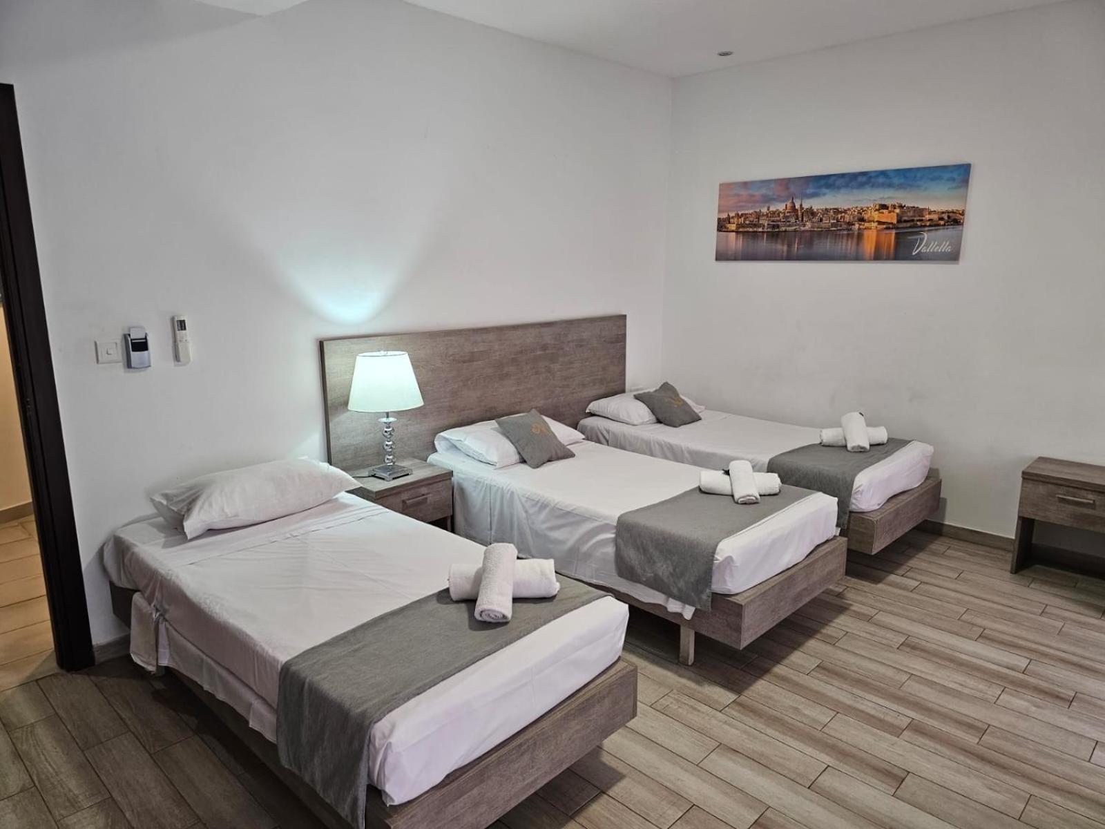 Napoli Suites Studios Aparthotel Saint Julian's エクステリア 写真