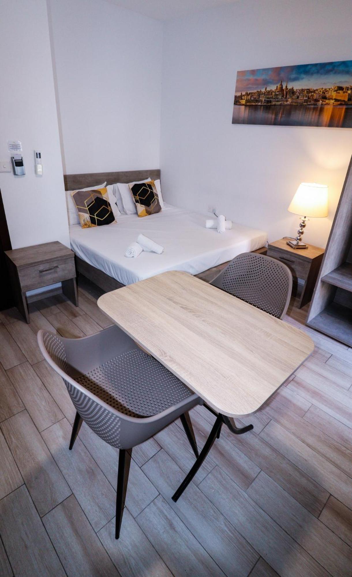 Napoli Suites Studios Aparthotel Saint Julian's エクステリア 写真