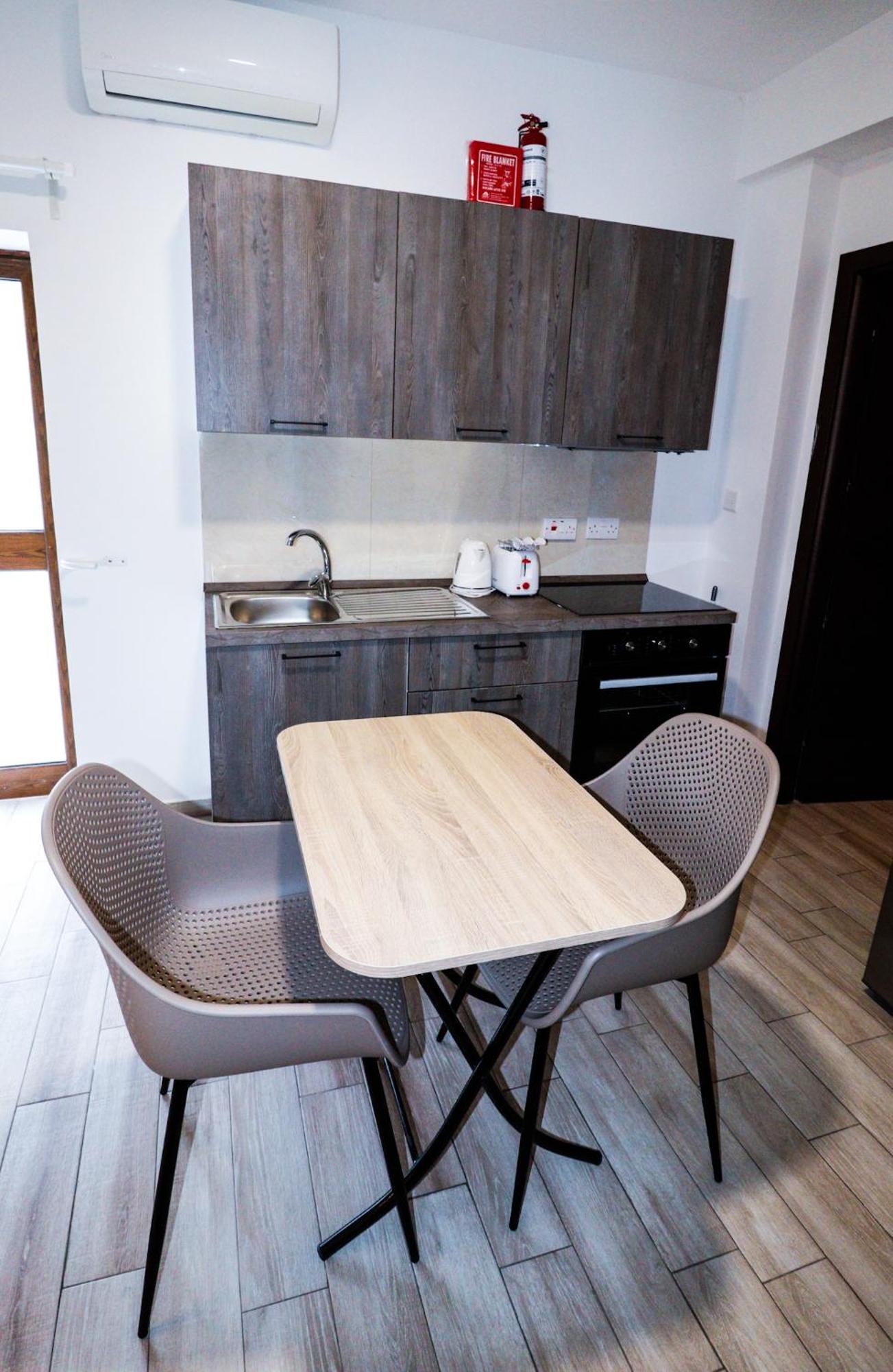 Napoli Suites Studios Aparthotel Saint Julian's エクステリア 写真