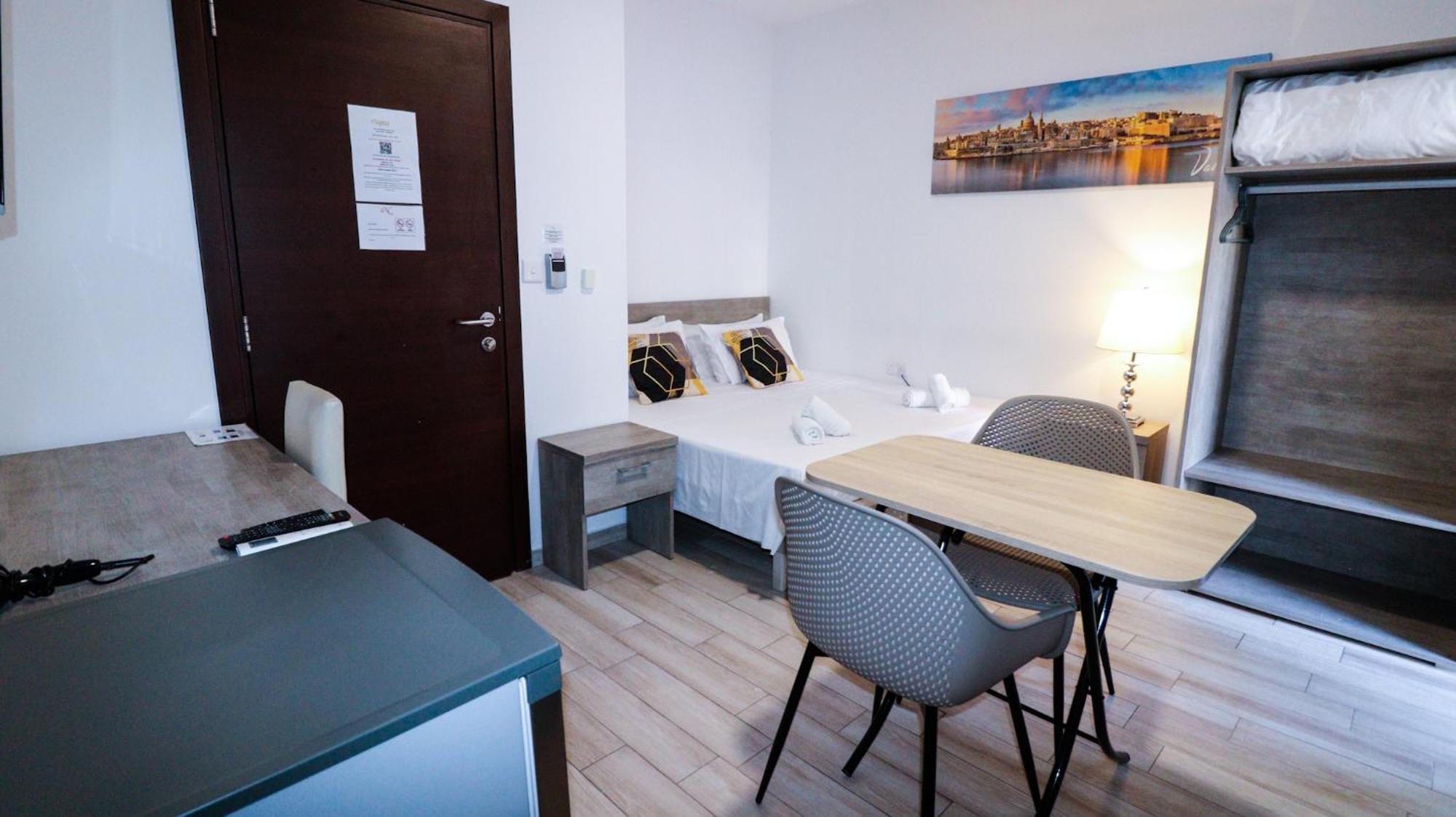 Napoli Suites Studios Aparthotel Saint Julian's エクステリア 写真