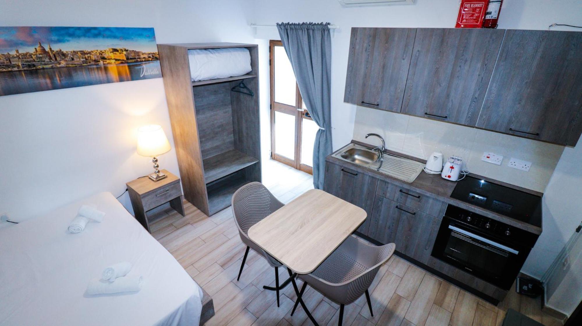 Napoli Suites Studios Aparthotel Saint Julian's エクステリア 写真