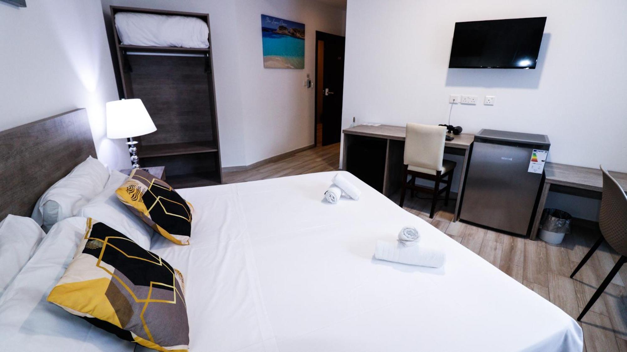 Napoli Suites Studios Aparthotel Saint Julian's エクステリア 写真