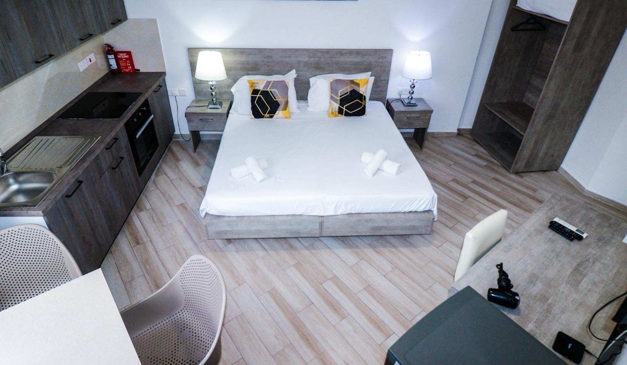 Napoli Suites Studios Aparthotel Saint Julian's エクステリア 写真