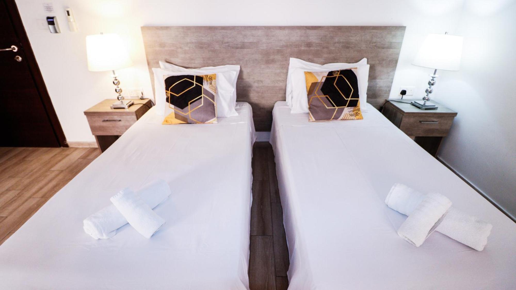 Napoli Suites Studios Aparthotel Saint Julian's エクステリア 写真