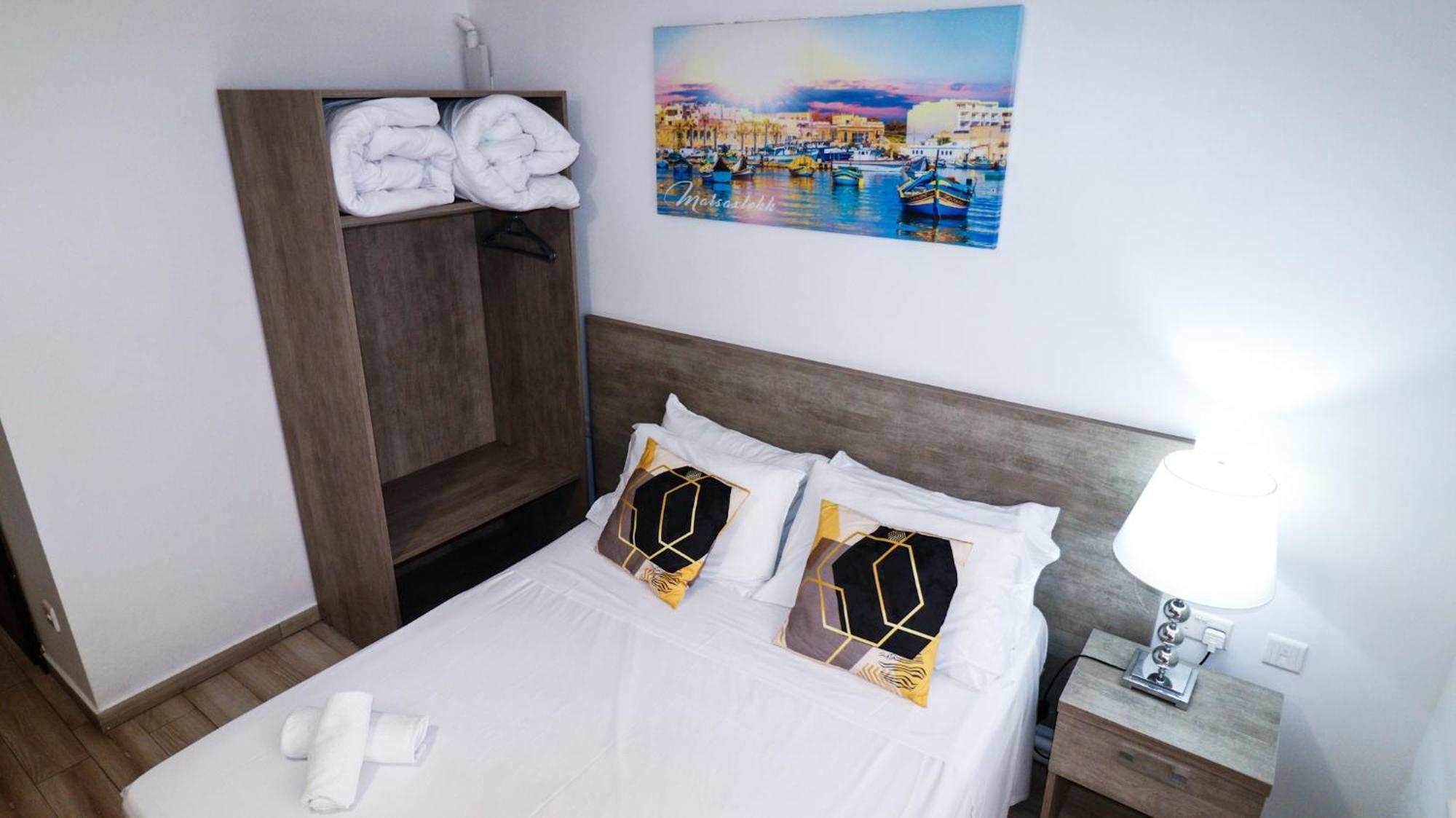Napoli Suites Studios Aparthotel Saint Julian's エクステリア 写真