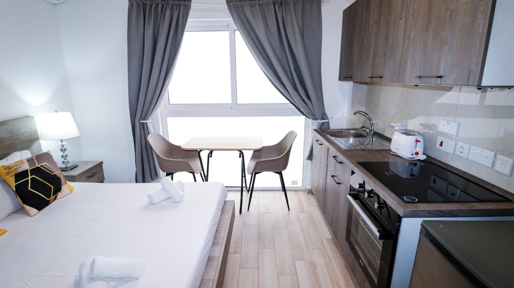 Napoli Suites Studios Aparthotel Saint Julian's エクステリア 写真