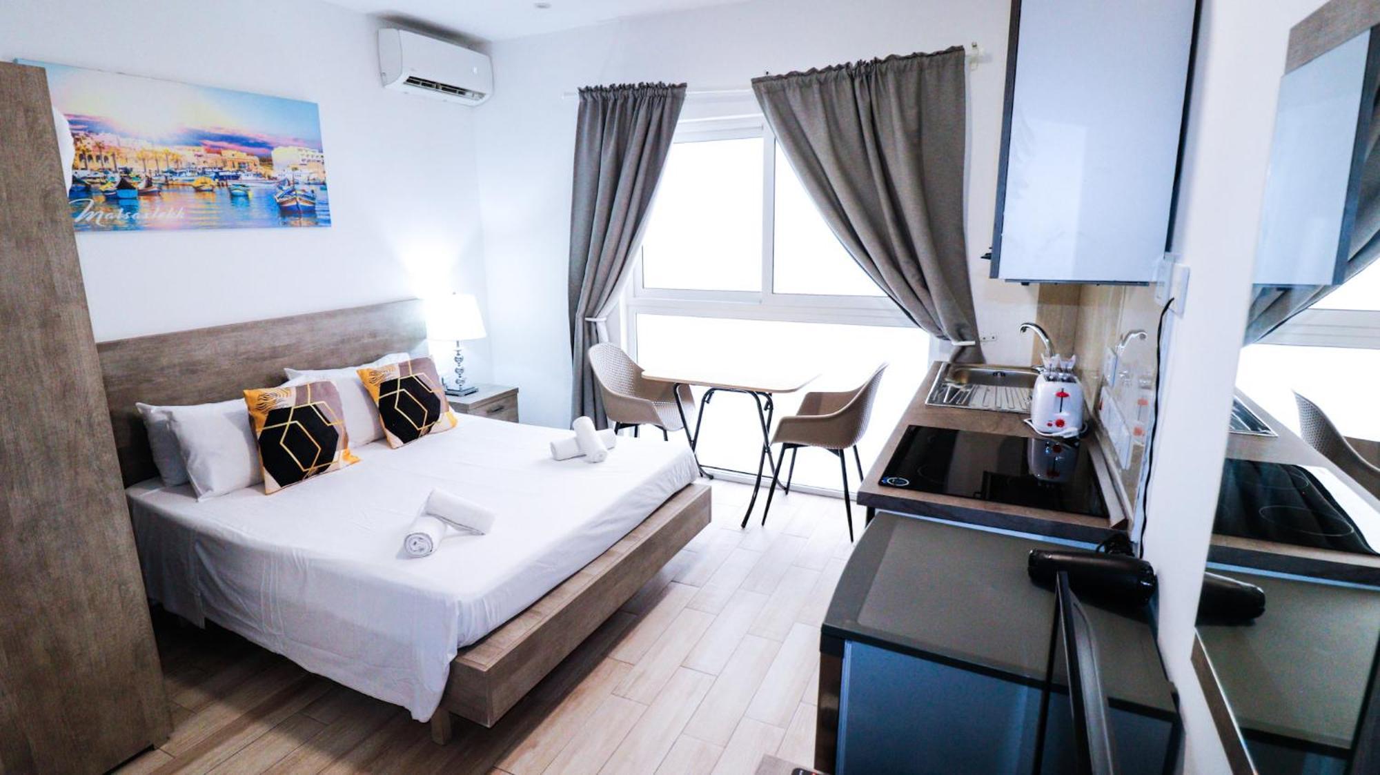 Napoli Suites Studios Aparthotel Saint Julian's エクステリア 写真