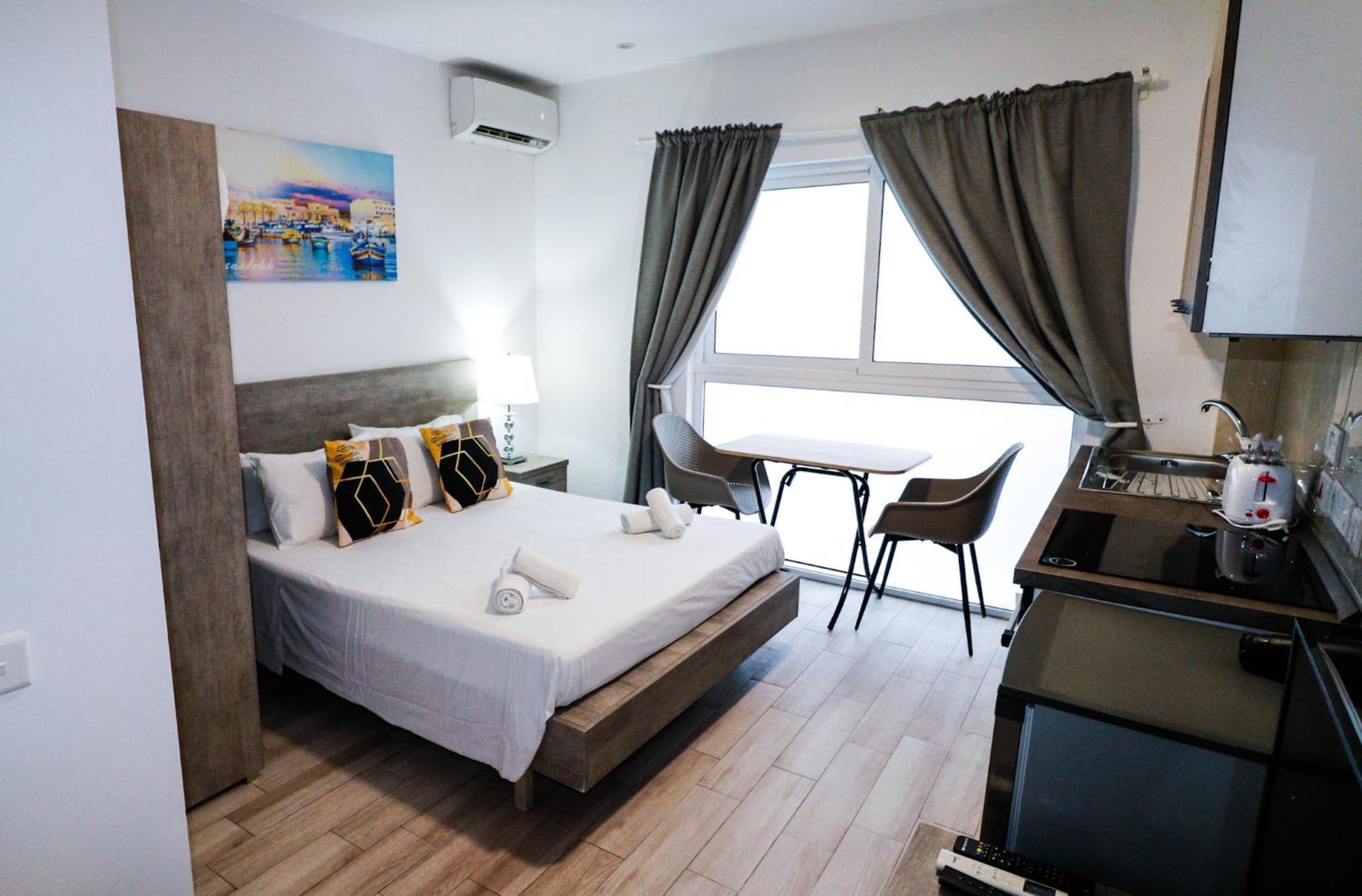 Napoli Suites Studios Aparthotel Saint Julian's エクステリア 写真