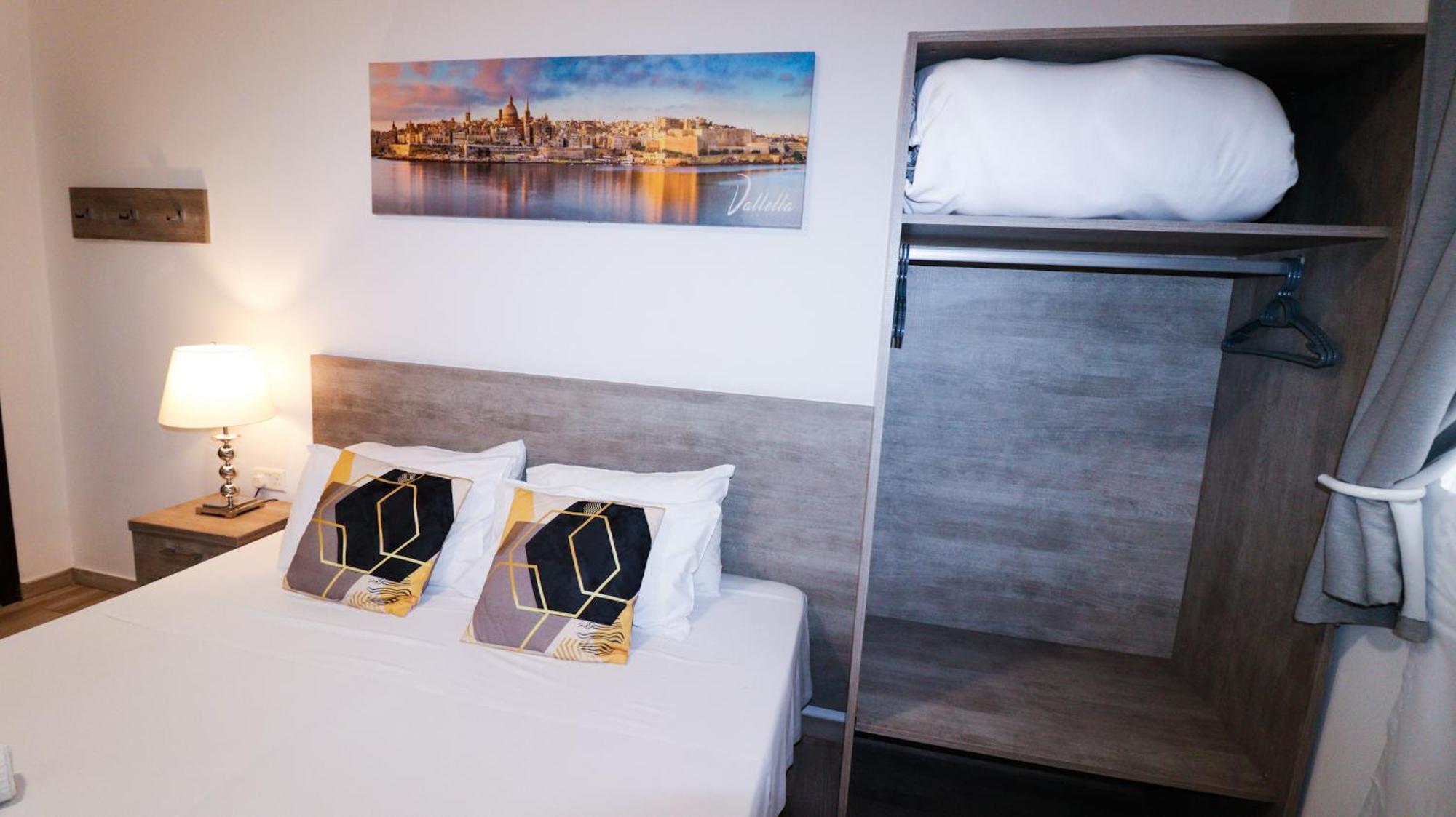 Napoli Suites Studios Aparthotel Saint Julian's エクステリア 写真